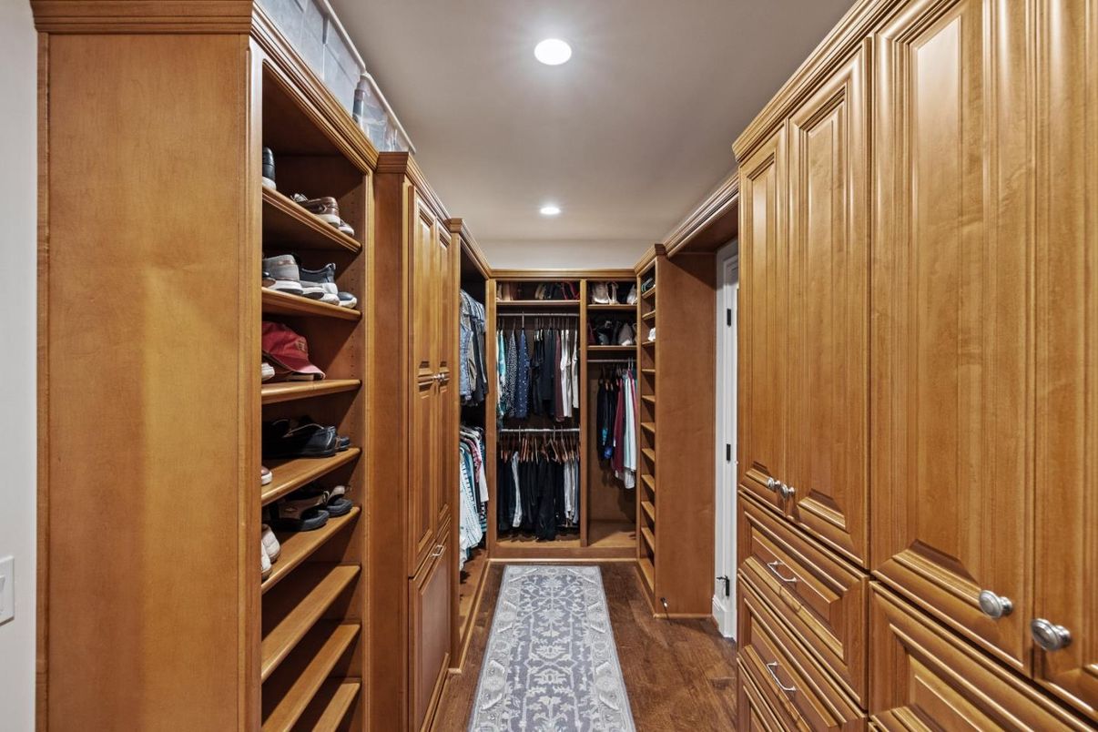 Interior, Recessed Lighting, Walk-in Closets, Wood Texture Flooring