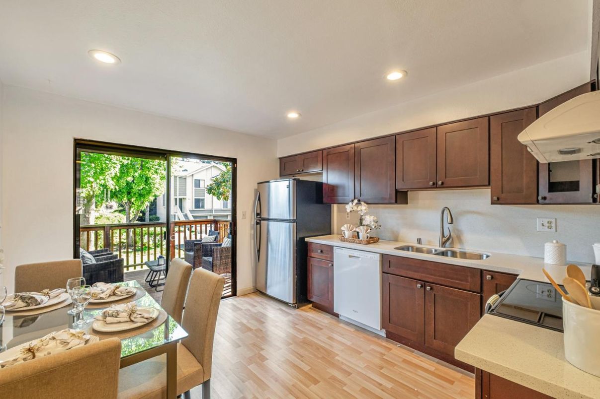 Dining room, Interior, Kitchen, Recessed Lighting, Wood Texture Flooring