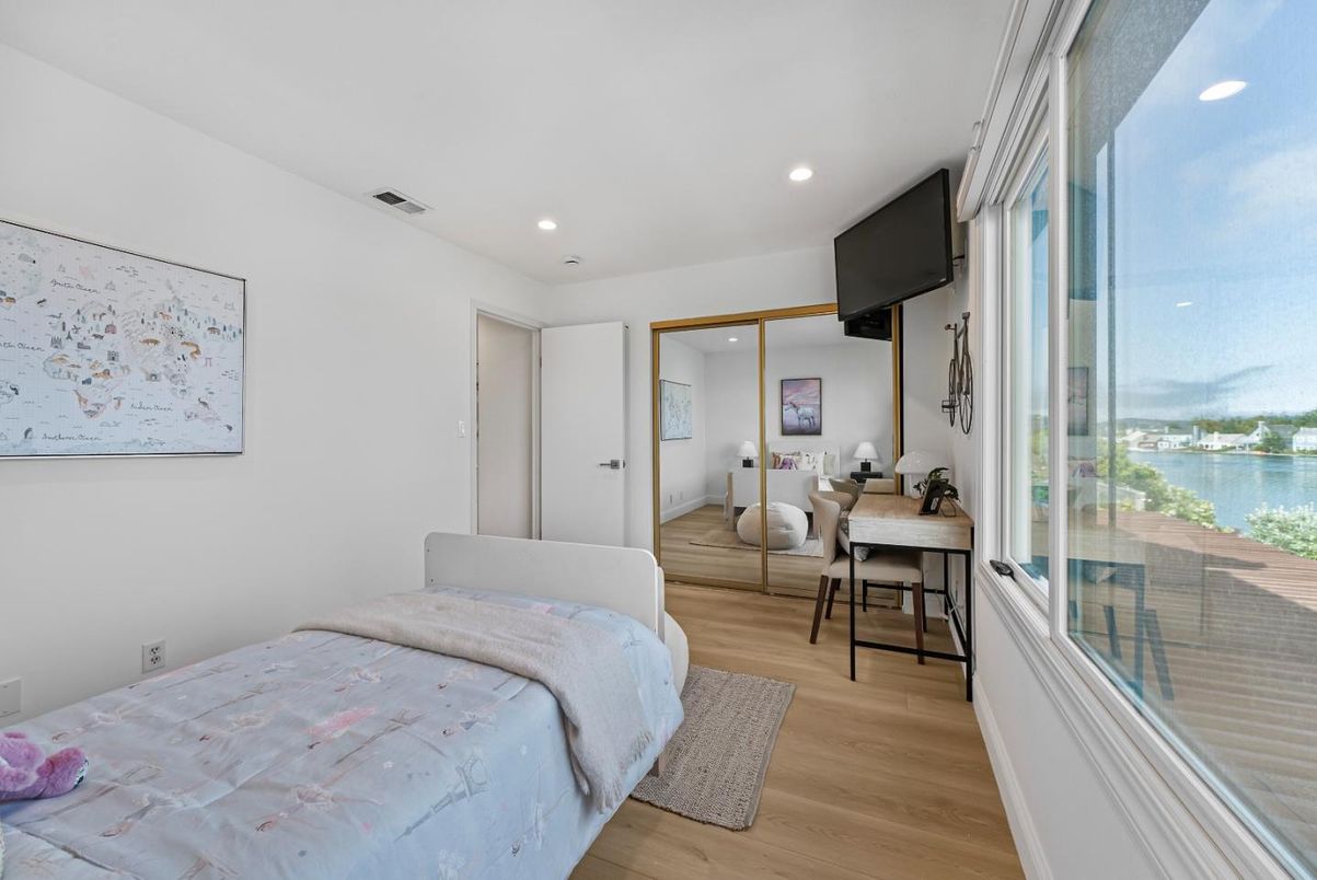 Bedroom, Interior, Recessed Lighting, Water, Wood Texture Flooring