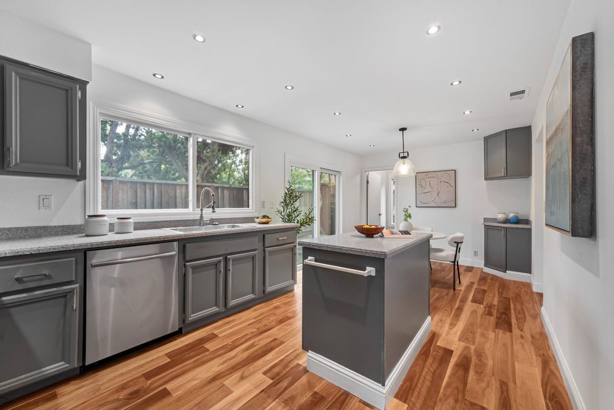Dining room, Interior, Kitchen, Pendant Lights, Recessed Lighting, Wood Texture Flooring