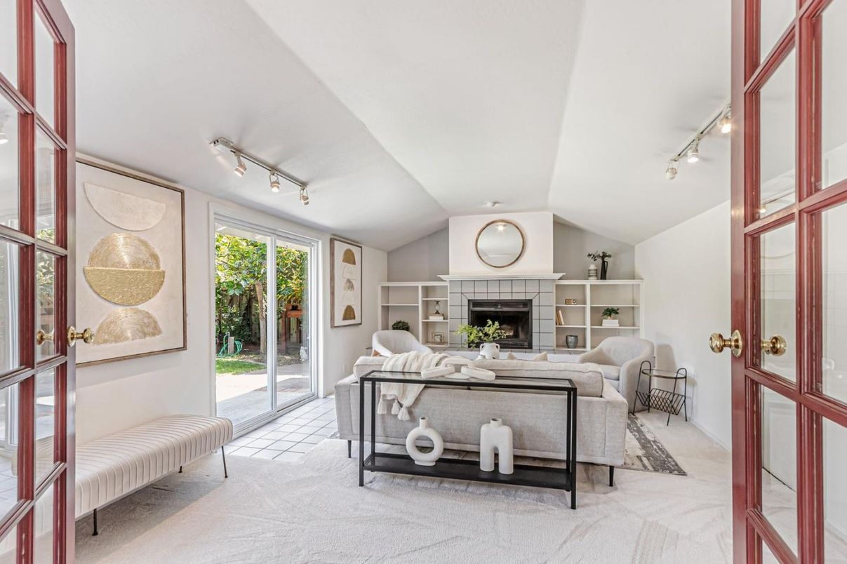 Fireplace, Interior, Living room