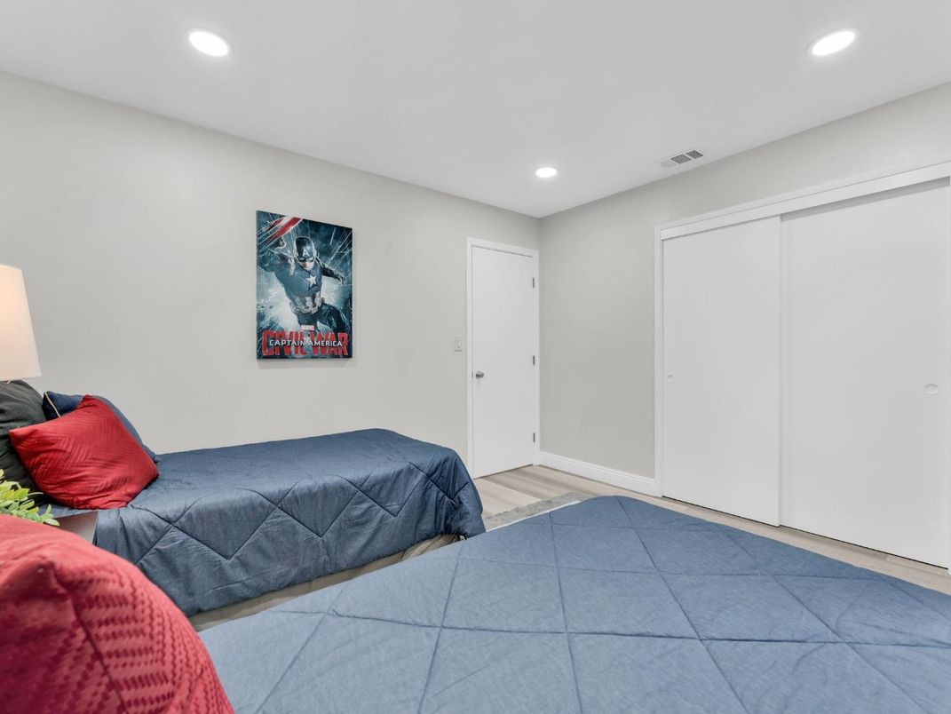 Bedroom, Interior, Recessed Lighting