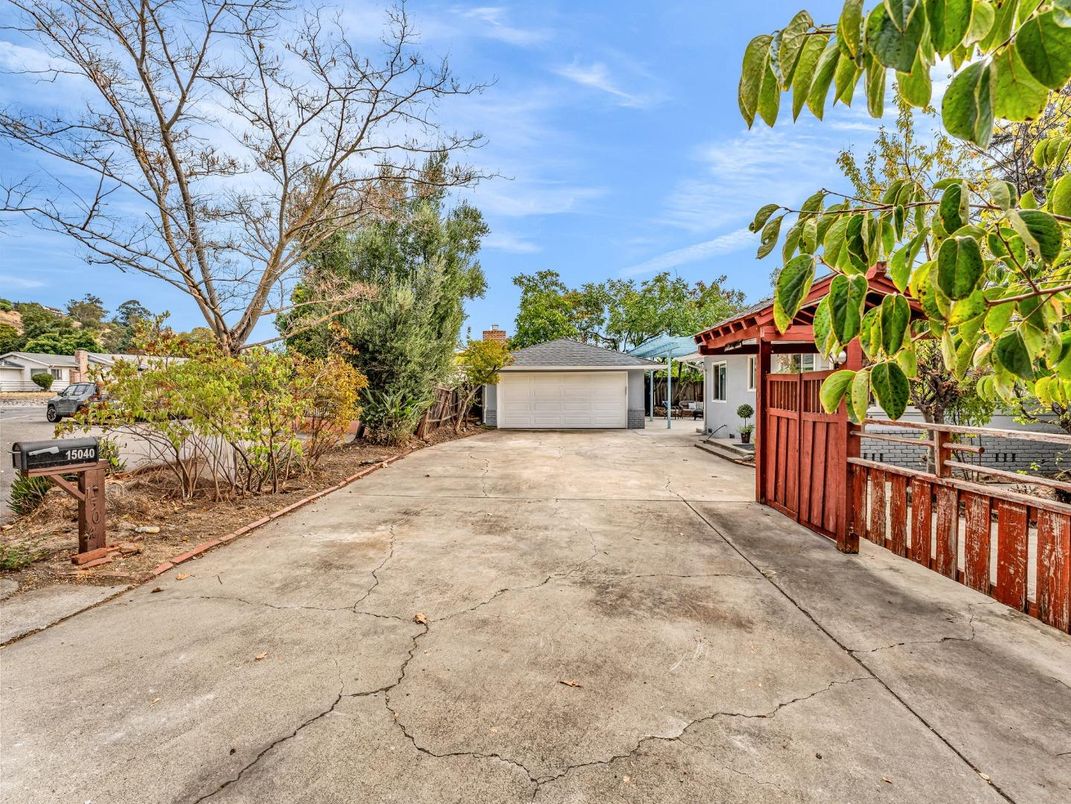 Backyard, Detached Garage, Exterior