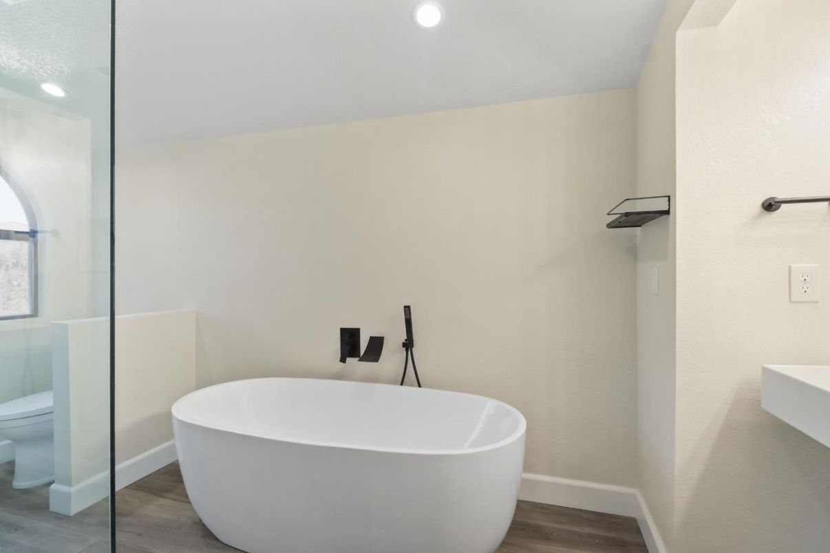 Bathroom, Free Standing Baths, Interior, Recessed Lighting, Wood Texture Flooring