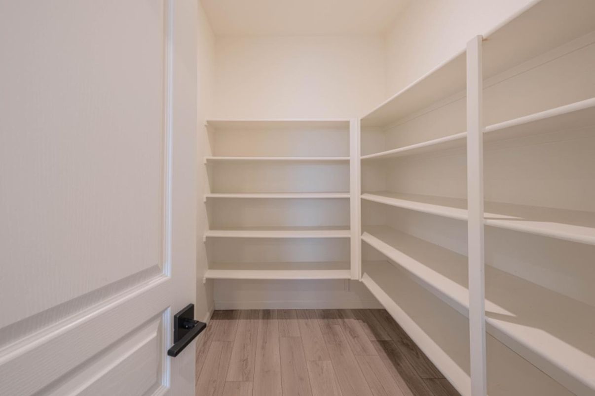 Interior, Walk-in Closets, Wood Texture Flooring