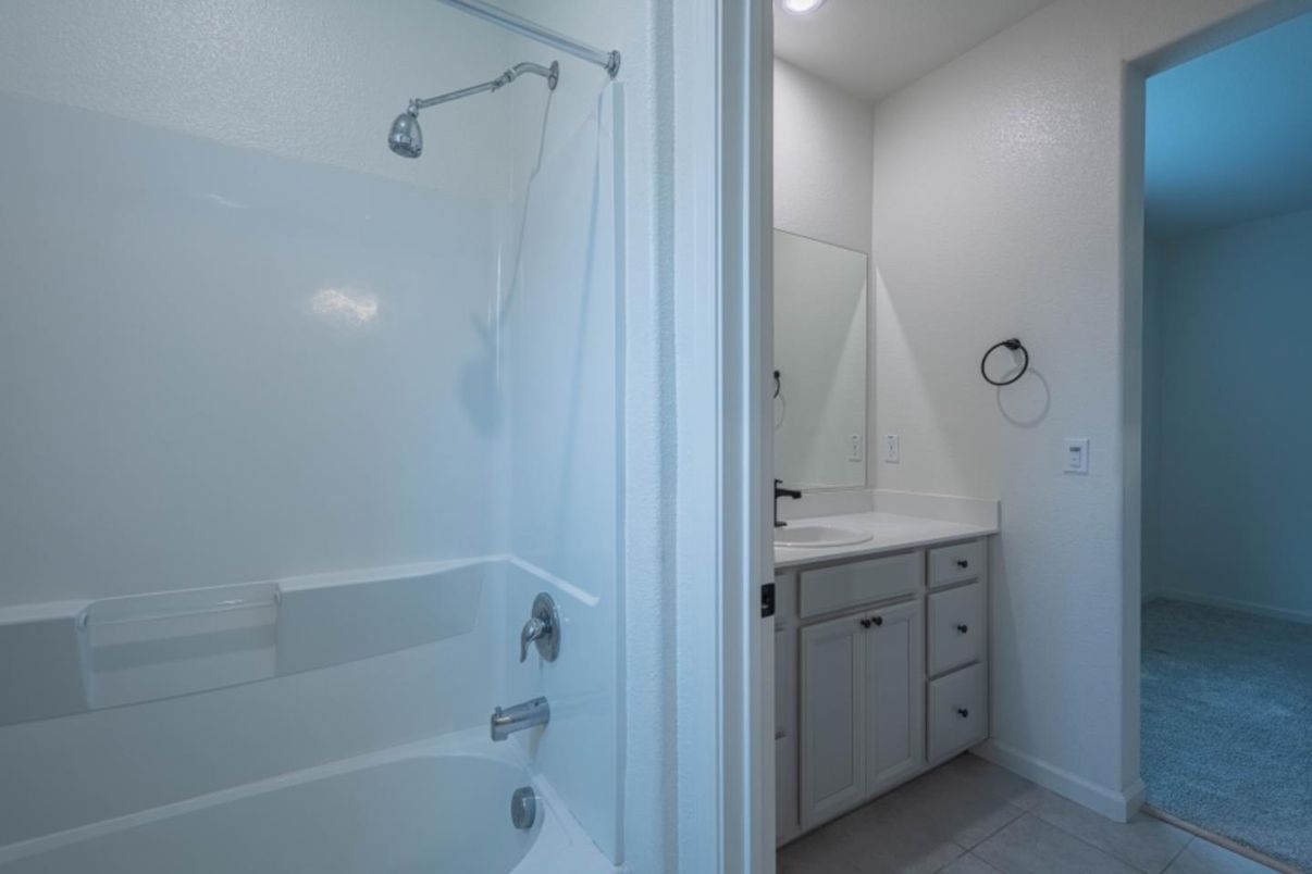 Bathroom, Interior, Recessed Lighting