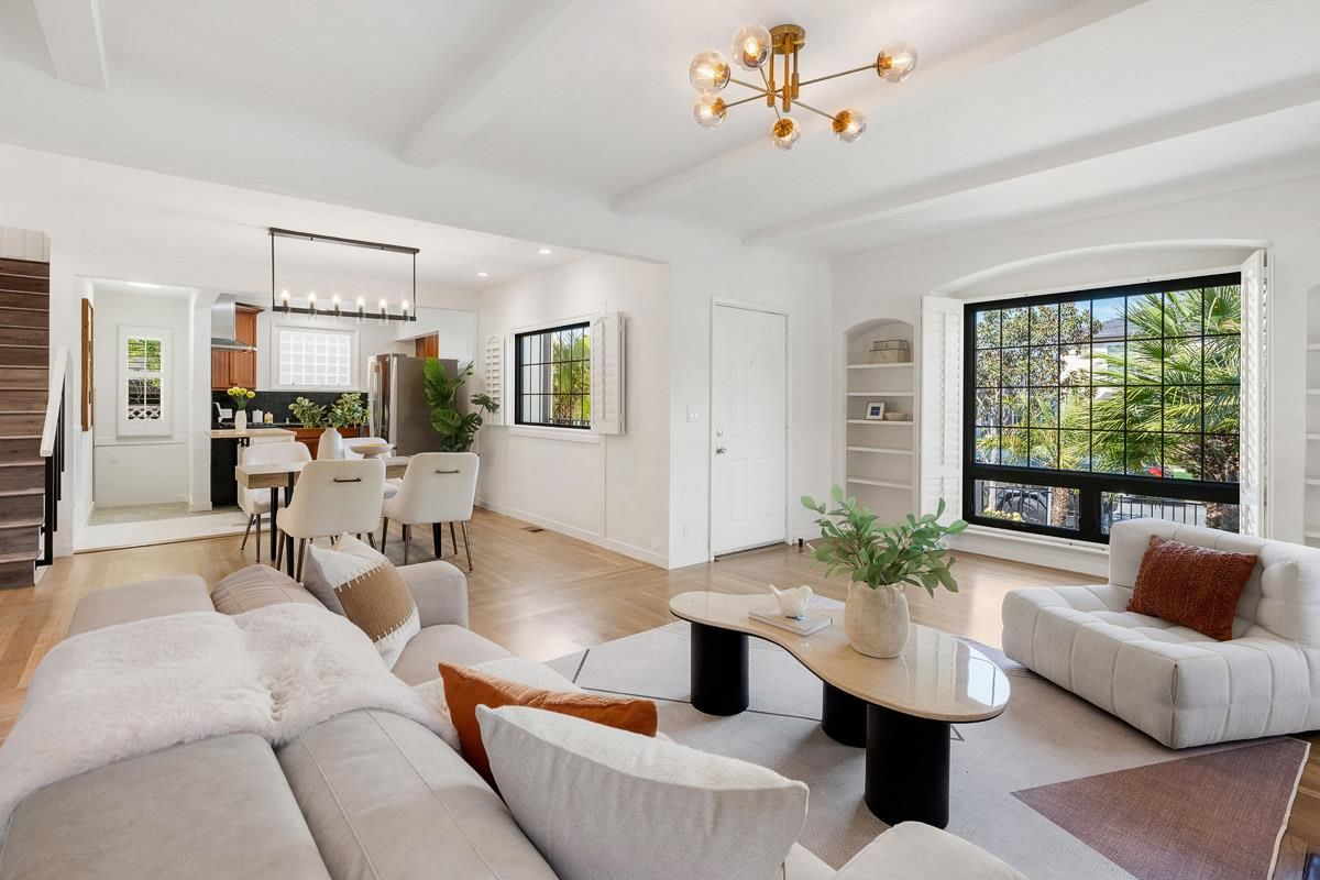 Dining room, Interior, Living room, Pendant Lights, Recessed Lighting, Wood Texture Flooring