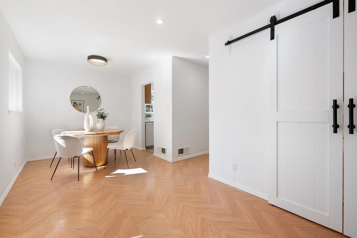Dining room, Interior, Recessed Lighting, Wood Texture Flooring