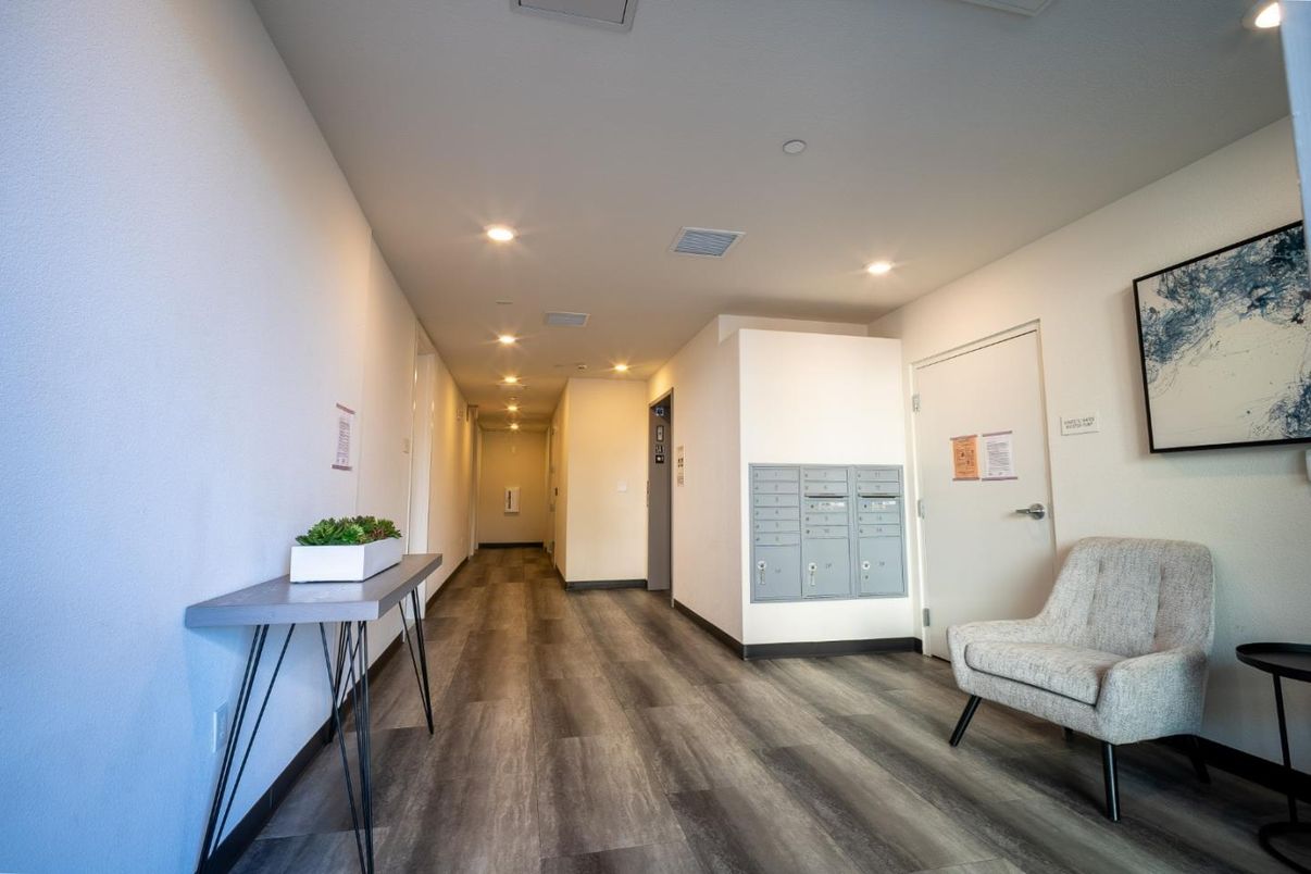 Interior, Recessed Lighting, Wood Texture Flooring