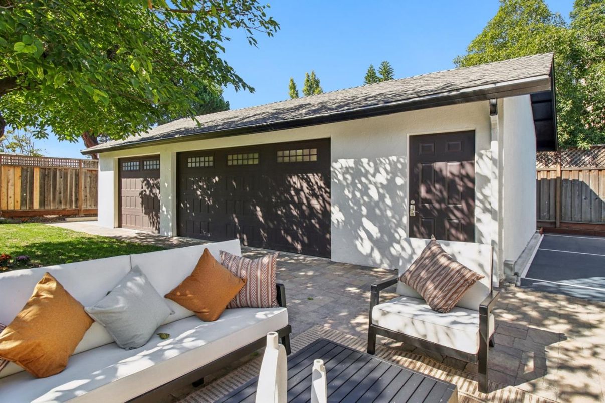 Detached Garage, Exterior