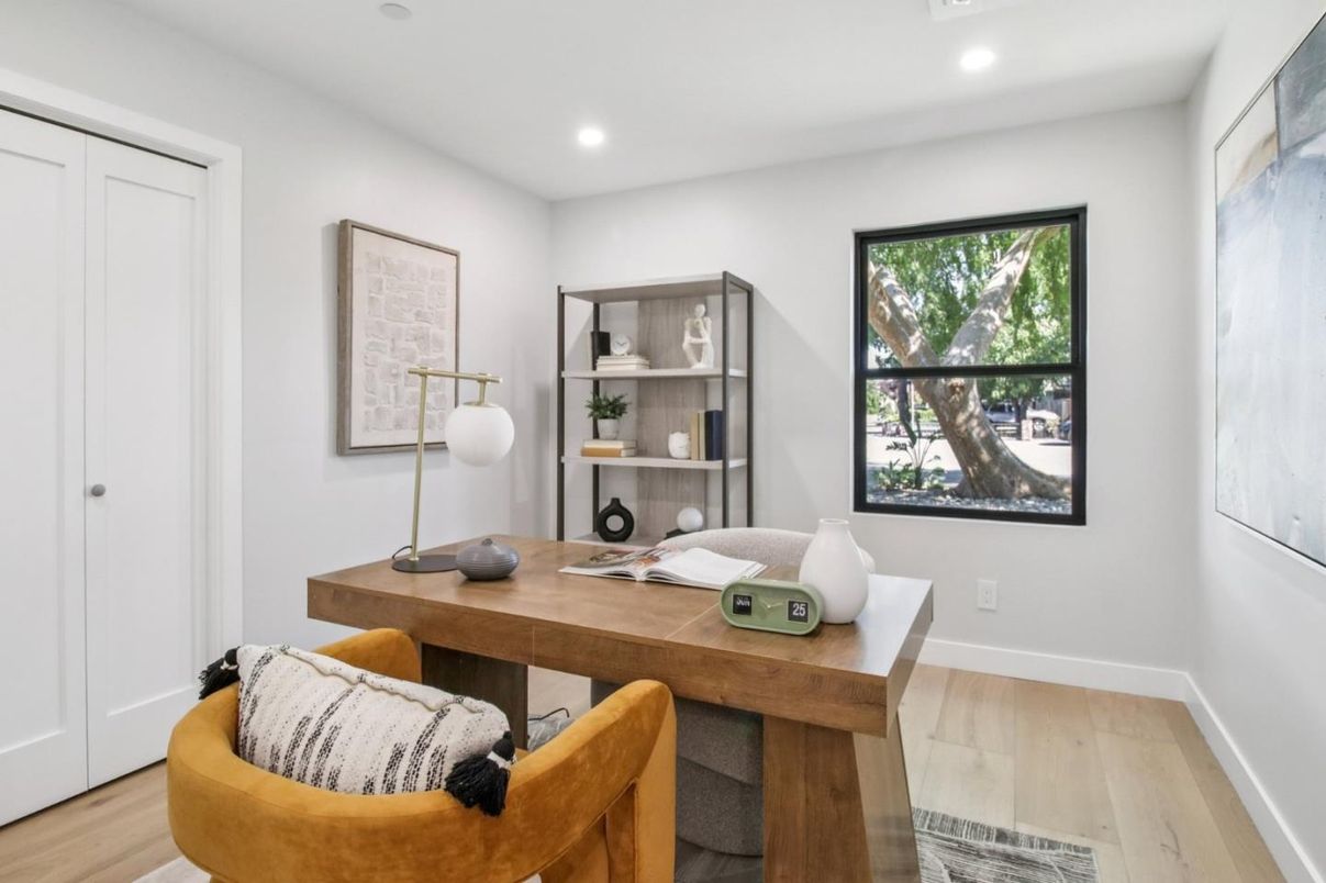 Home Office, Interior, Recessed Lighting, Wood Texture Flooring