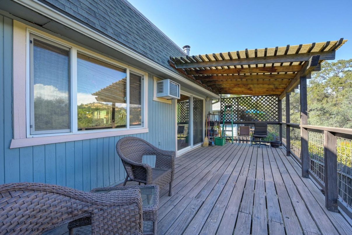 Exterior, Wood Texture Flooring