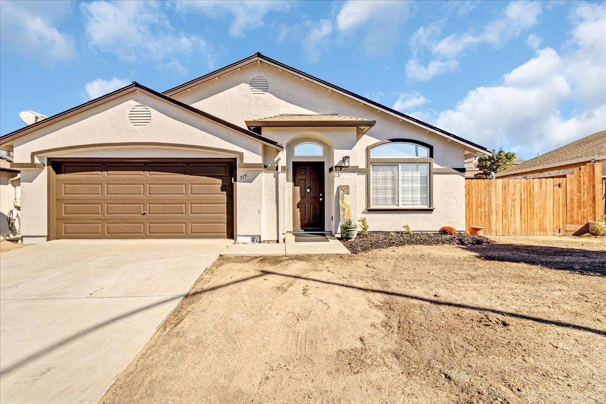 Attached, Exterior, Facade, Spanish Mediterranean