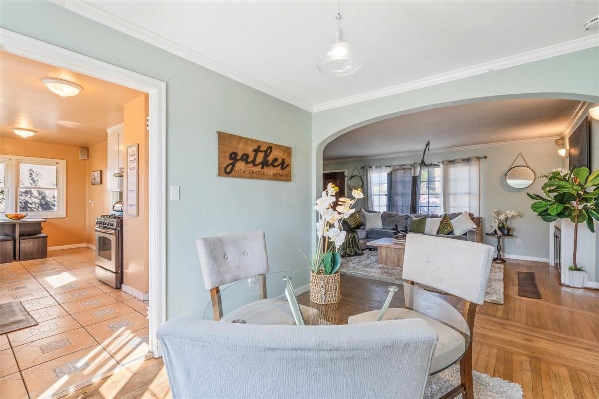 Dining room, Interior, Living room, Pendant Lights, Wood Texture Flooring