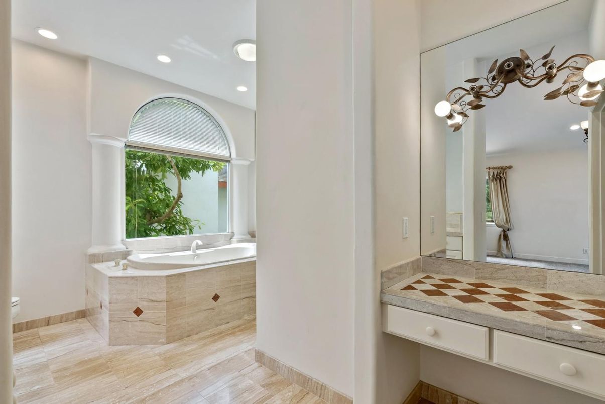 Bathroom, Interior, Recessed Lighting, Wood Texture Flooring