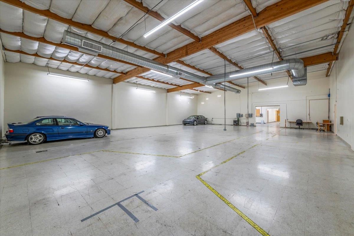 Garage, Interior