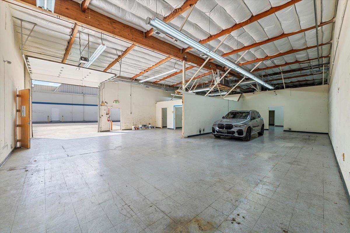 Garage, Interior