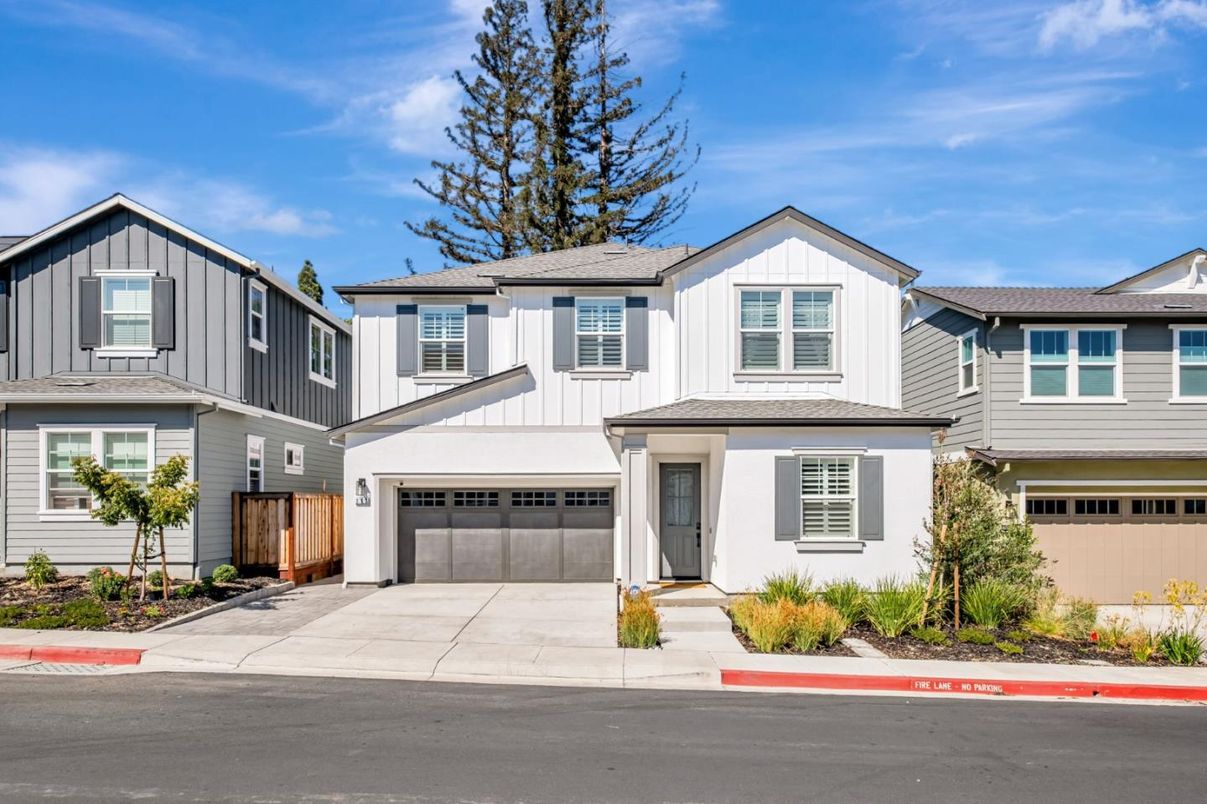 Attached, Exterior, Facade, Farmhouse