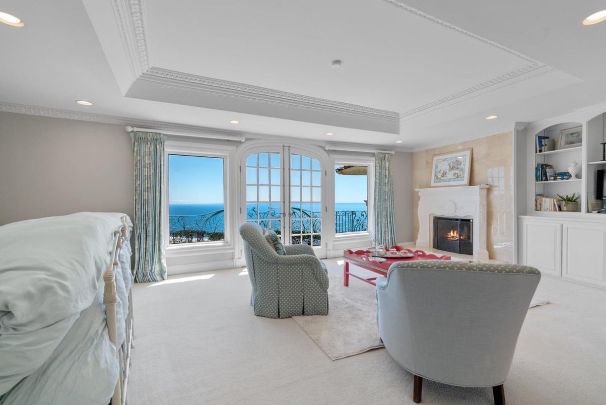 Fireplace, Interior, Living room, Recessed Lighting, Water
