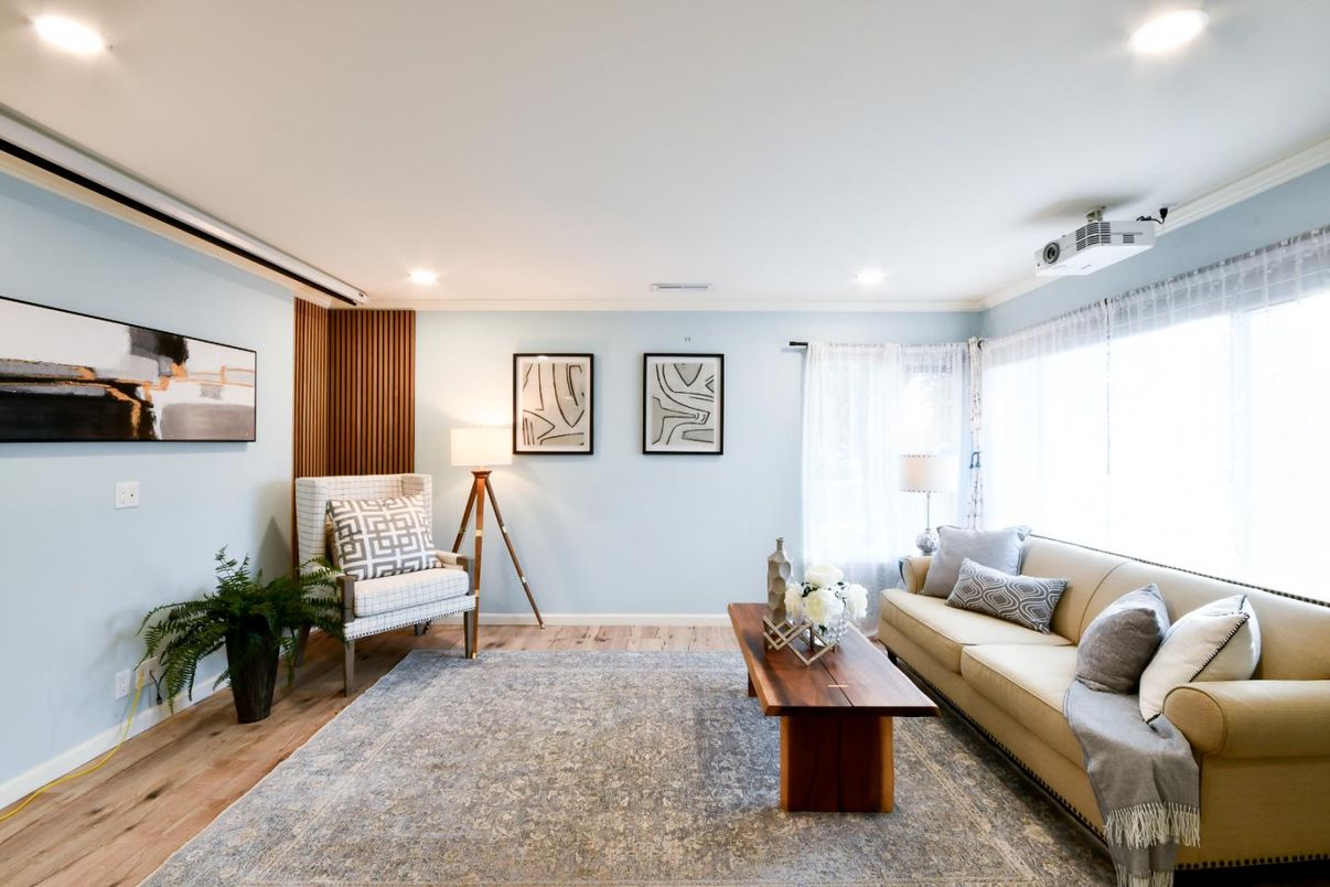 Interior, Living room, Recessed Lighting, Wood Texture Flooring