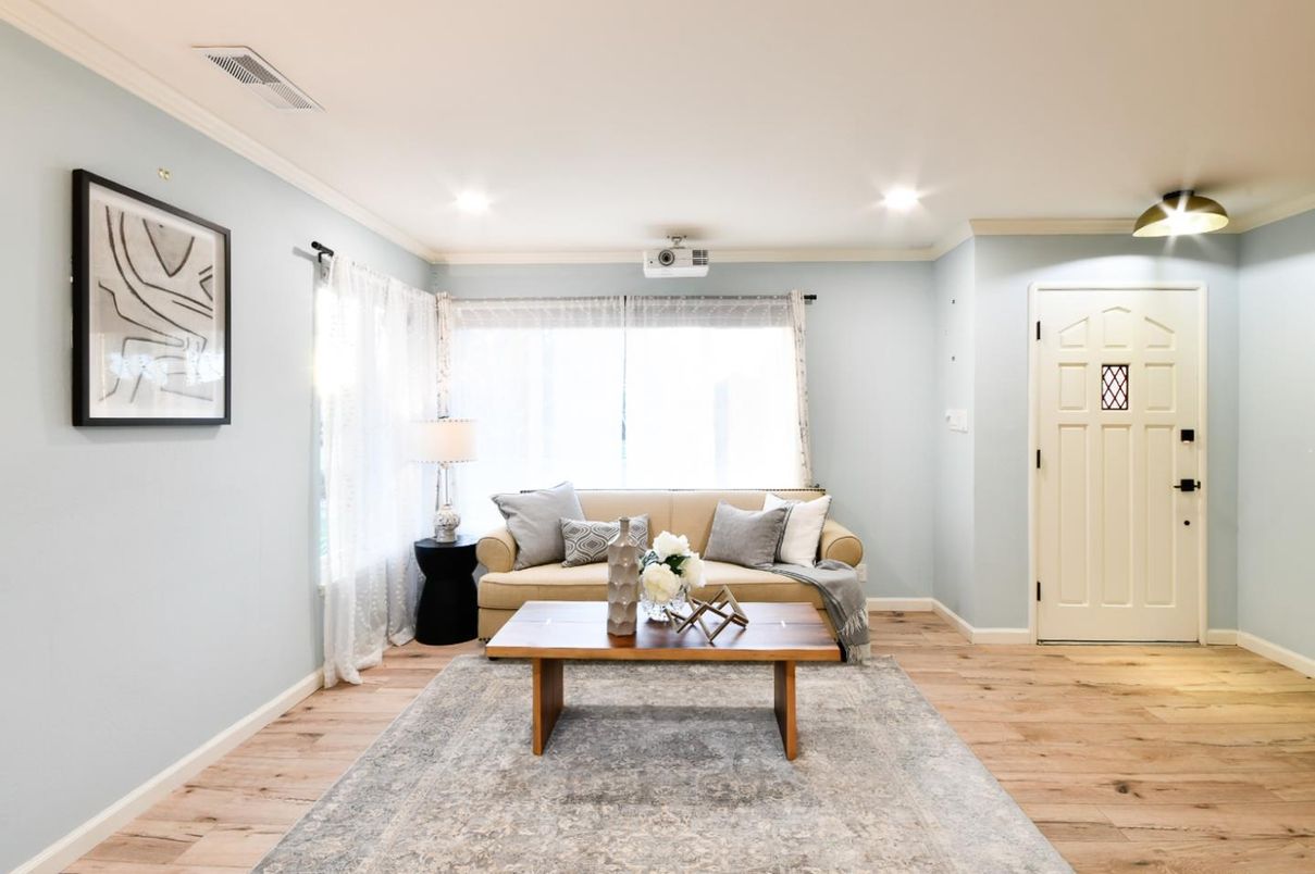 Interior, Living room, Recessed Lighting, Wood Texture Flooring