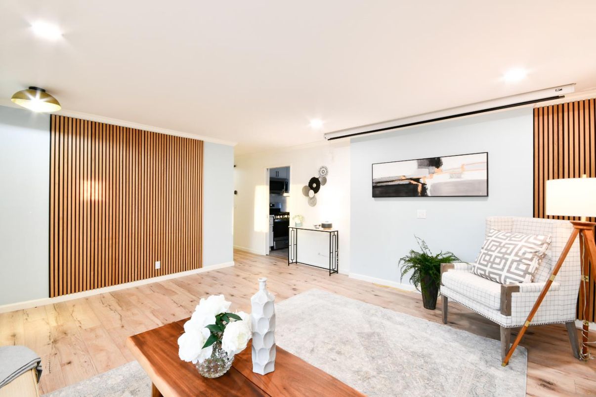 Interior, Recessed Lighting, Wood Texture Flooring