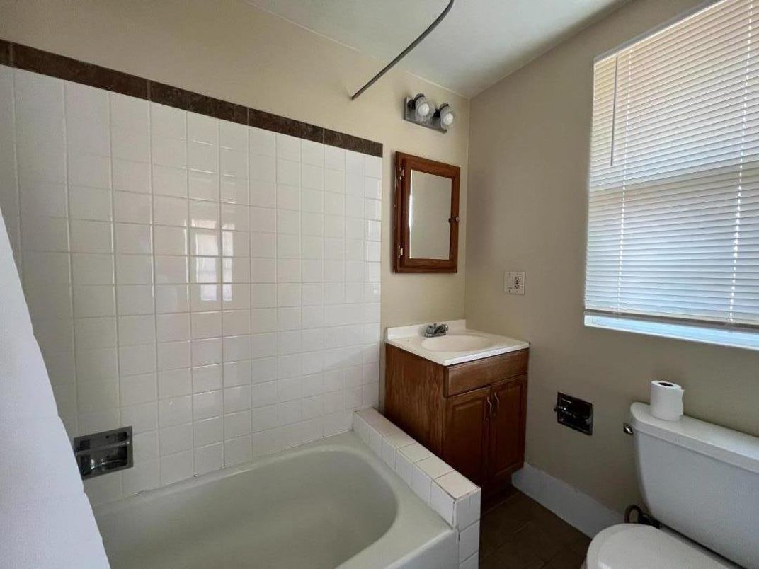 Bathroom, Interior, Tile Countertops