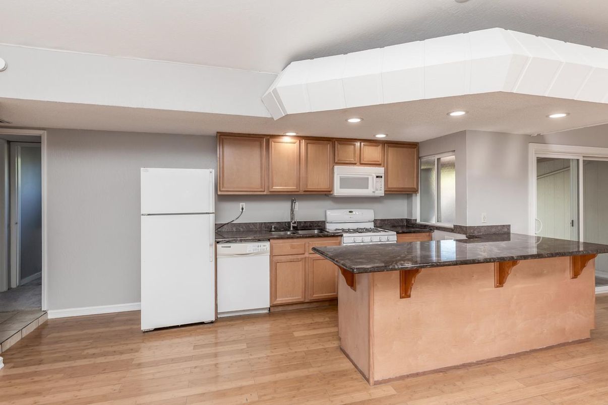 Interior, Kitchen, Recessed Lighting, Wood Texture Flooring