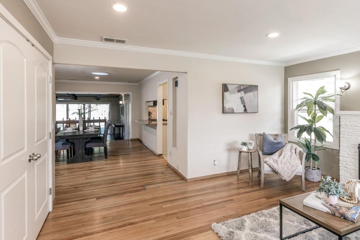 Dining room, Interior, Recessed Lighting, Wood Texture Flooring