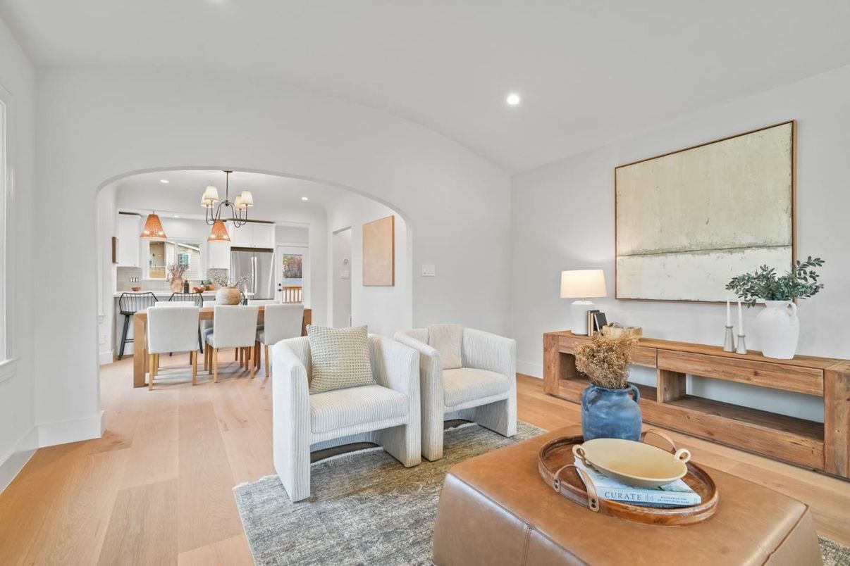 Chandelier, Dining room, Interior, Kitchen, Living room, Recessed Lighting, Wood Texture Flooring