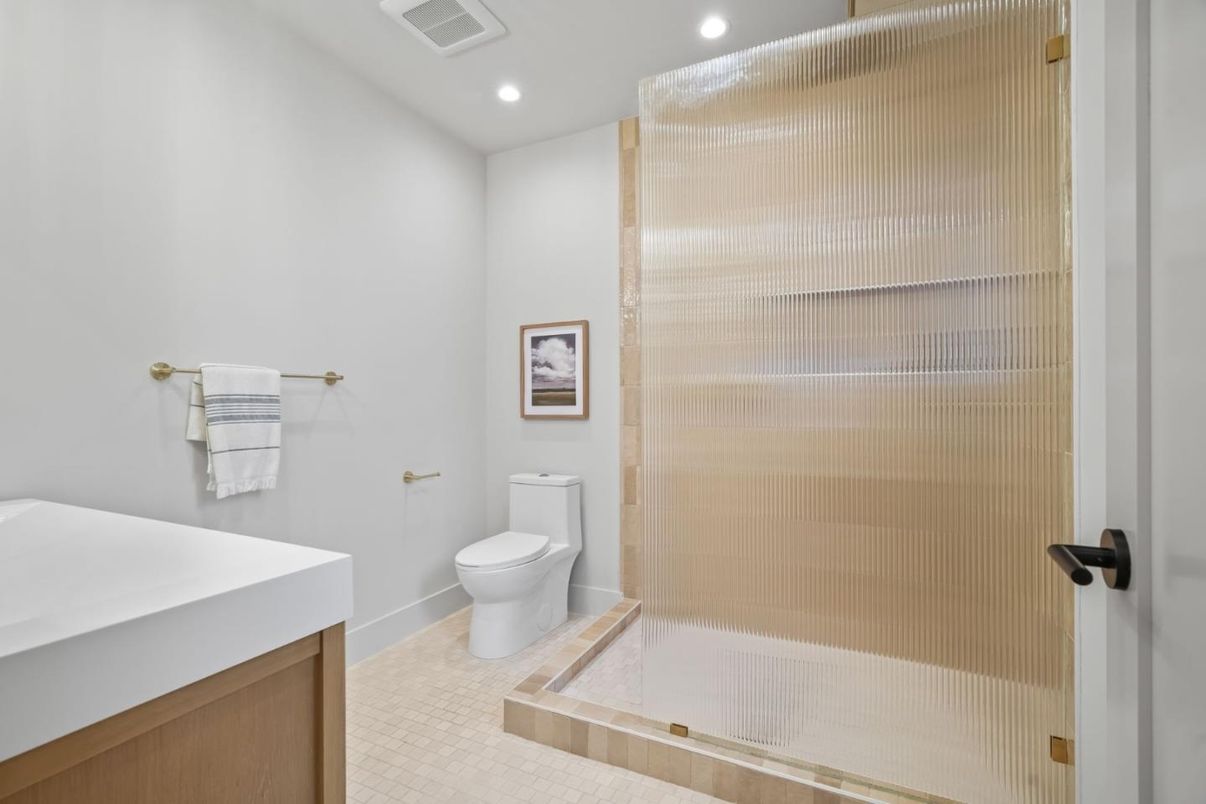 Bathroom, Interior, Recessed Lighting