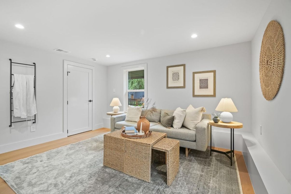 Interior, Living room, Recessed Lighting, Wood Texture Flooring