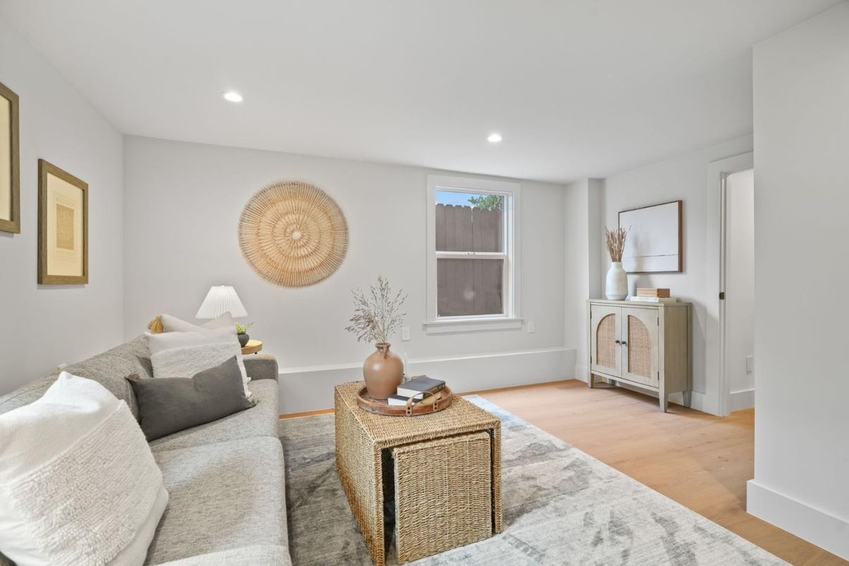 Interior, Living room, Recessed Lighting, Wood Texture Flooring