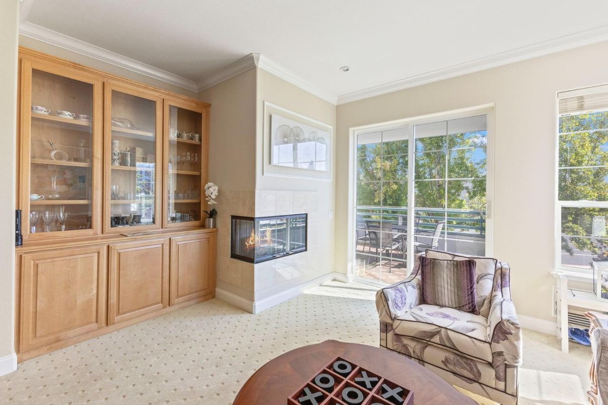 Fireplace, Interior, Living room