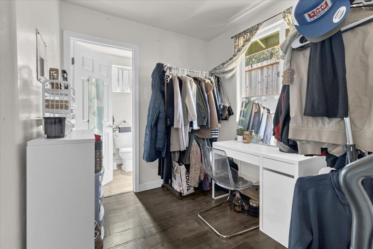 Bathroom, Interior, Walk-in Closets, Wood Texture Flooring