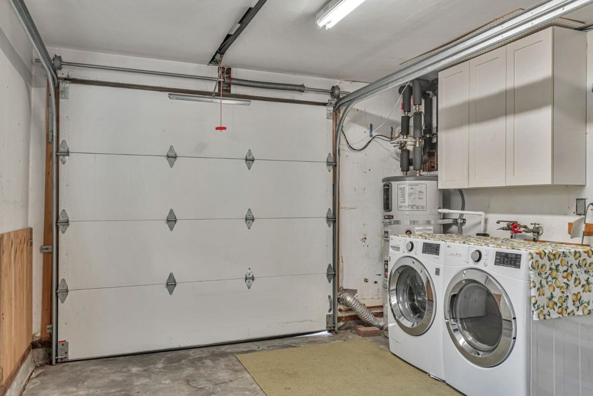 Garage, Interior, Washer