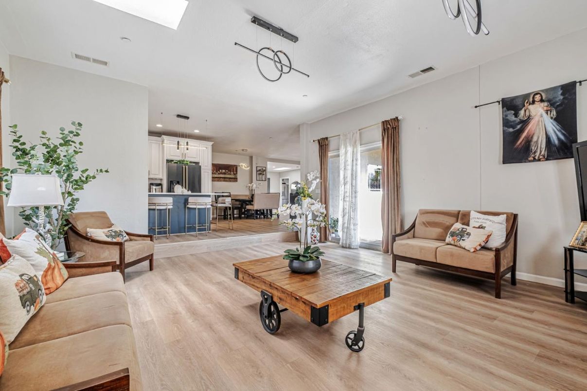 Interior, Kitchen, Living room, Pendant Lights, Recessed Lighting, Stainless Steel Appliances, Wood Texture Flooring