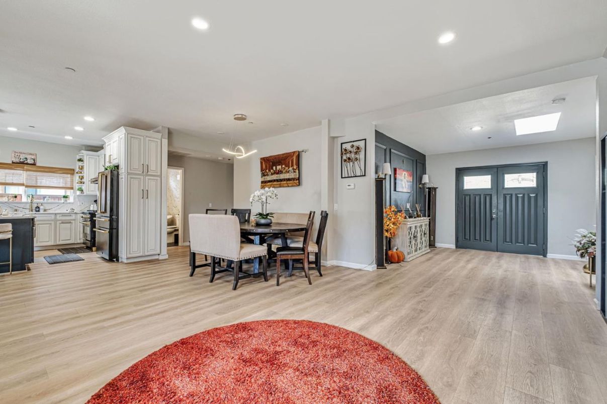 Dining room, Interior, Kitchen, Pendant Lights, Recessed Lighting, Wood Texture Flooring