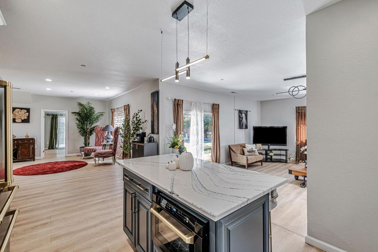 Interior, Kitchen, Living room, Pendant Lights, Recessed Lighting, Wood Texture Flooring