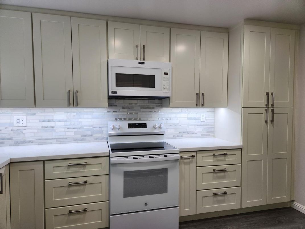 Interior, Kitchen, Stainless Steel Appliances, Wood Texture Flooring