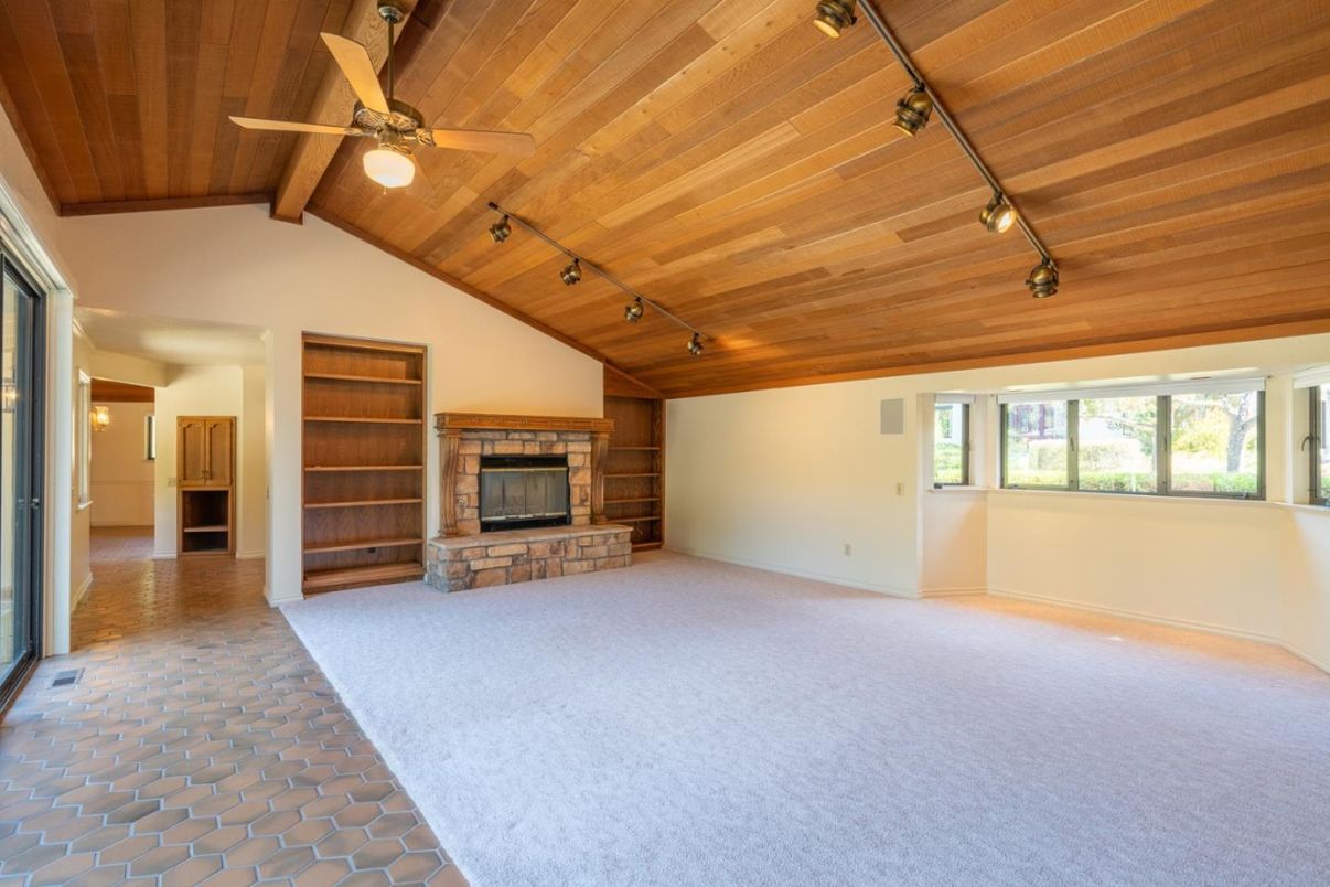 Empty room, Fireplace, Interior, Wooden Ceilings