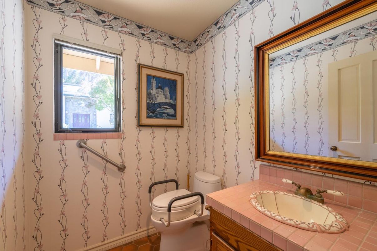 Bathroom, Interior, Tile Countertops