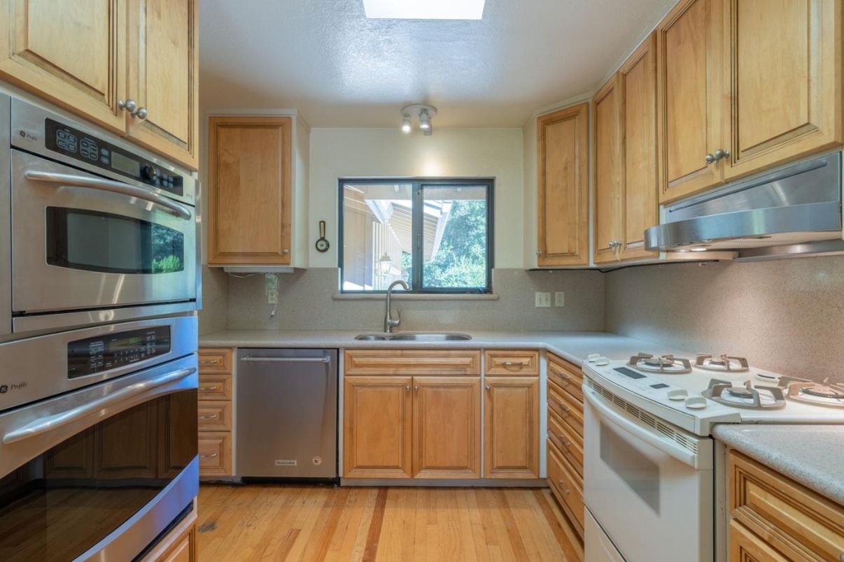 Interior, Kitchen, Stainless Steel Appliances, Wood Texture Flooring