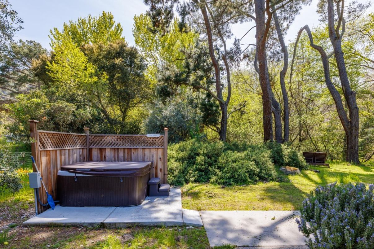 Exterior, Hot Tub