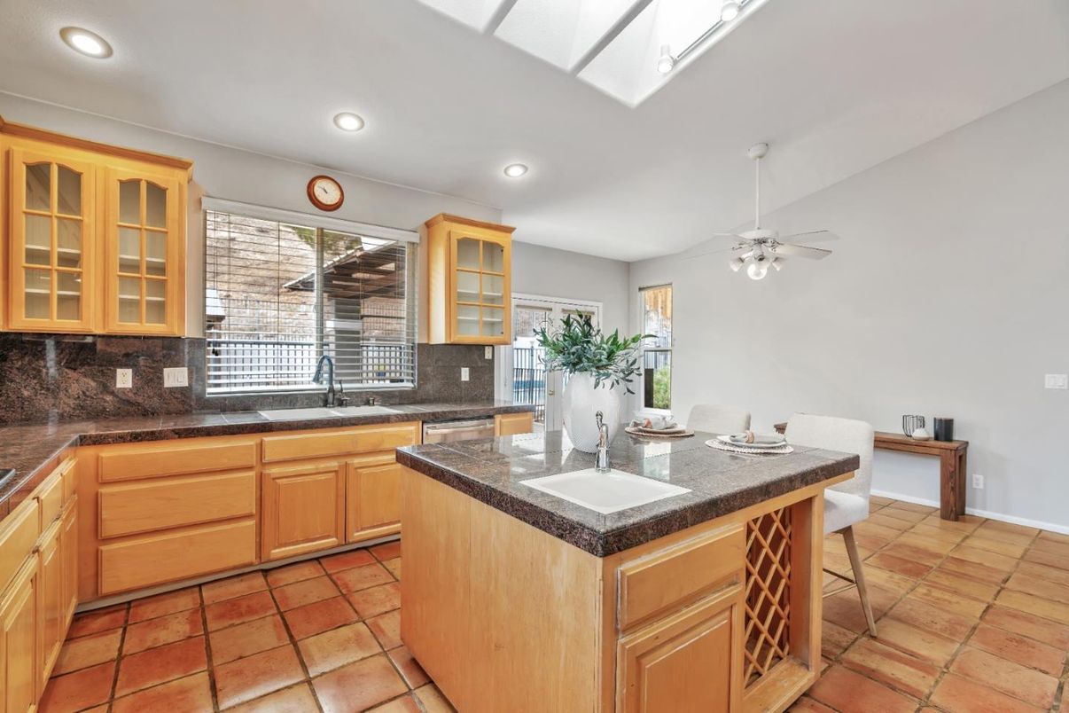 Dining room, Interior, Kitchen, Recessed Lighting