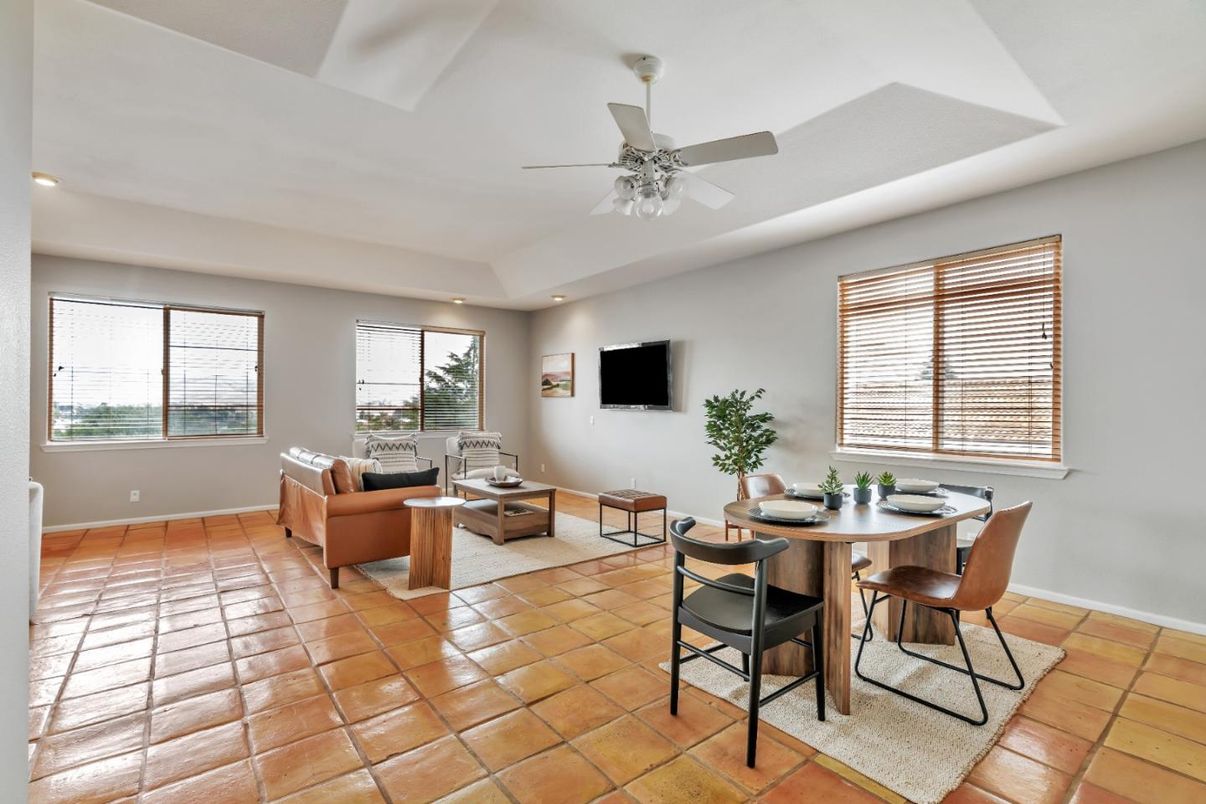 Dining room, Interior, Living room, Recessed Lighting