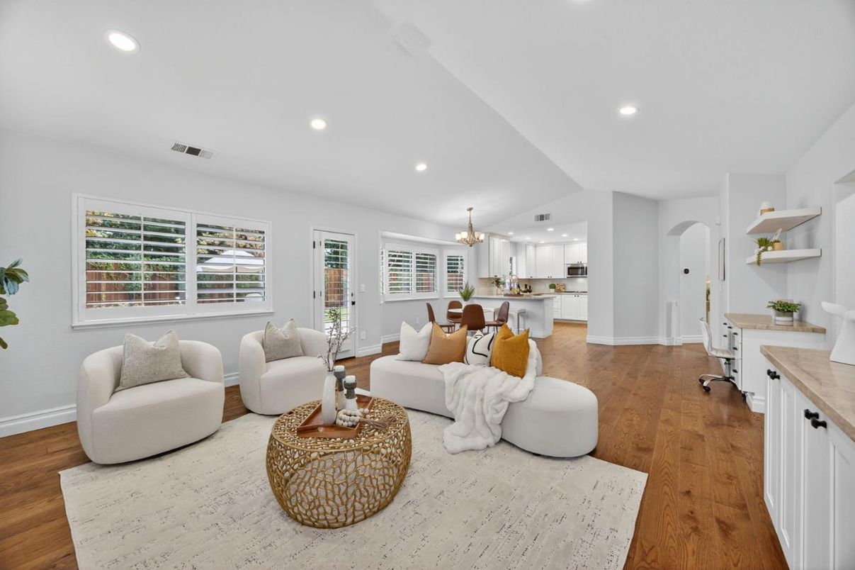 Dining room, Interior, Kitchen, Living room, Pendant Lights, Recessed Lighting, Wood Texture Flooring