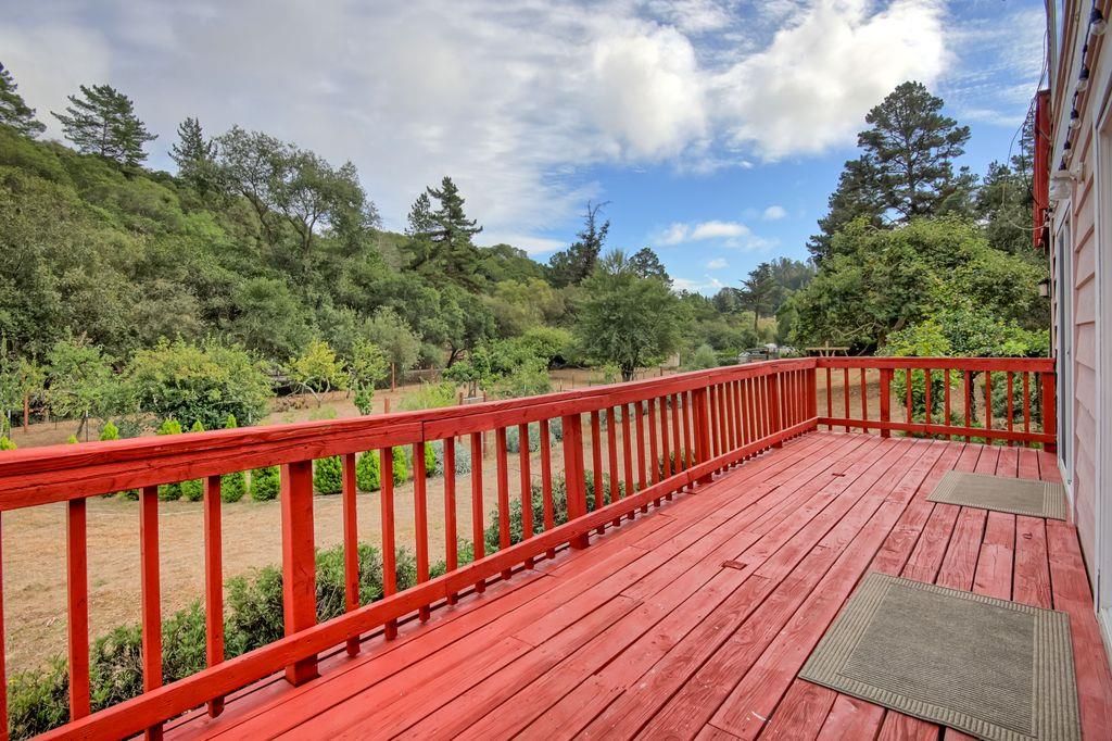 Backyard, Exterior, Wood Texture Flooring