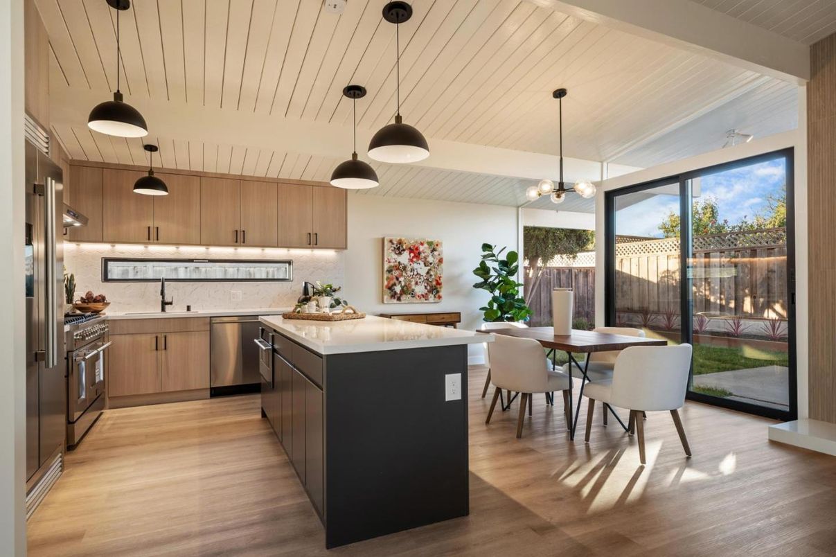 Dining room, Interior, Kitchen, Pendant Lights, Stainless Steel Appliances, Wood Texture Flooring