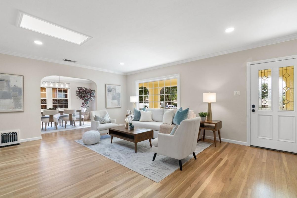Dining room, Interior, Living room, Pendant Lights, Recessed Lighting, Wood Texture Flooring